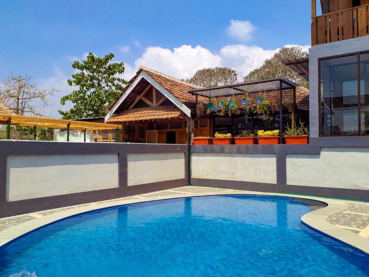 Amina Hill View Villa Malang By Ecommerceloka 外观 照片