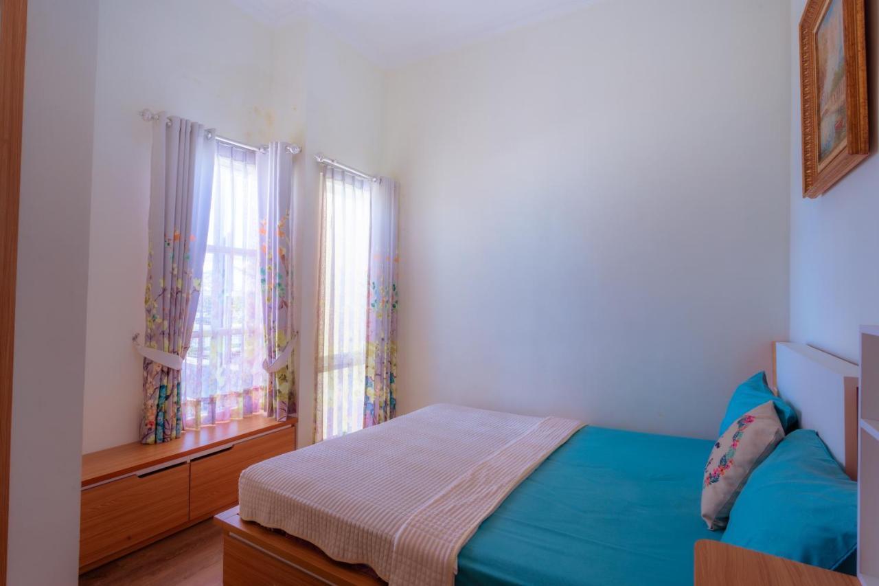 Amina Hill View Villa Malang By Ecommerceloka 外观 照片